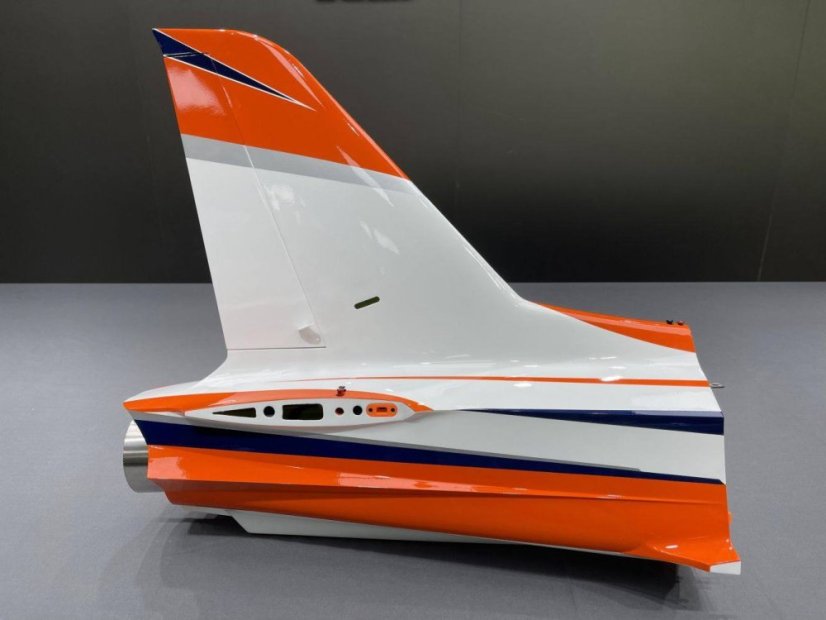 Falcon 82“/2.1m - Barva: Červená