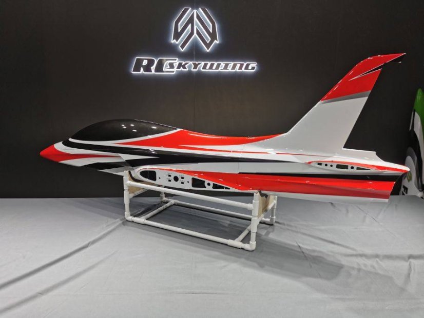 Falcon 82“/2.1m - Barva: Červená